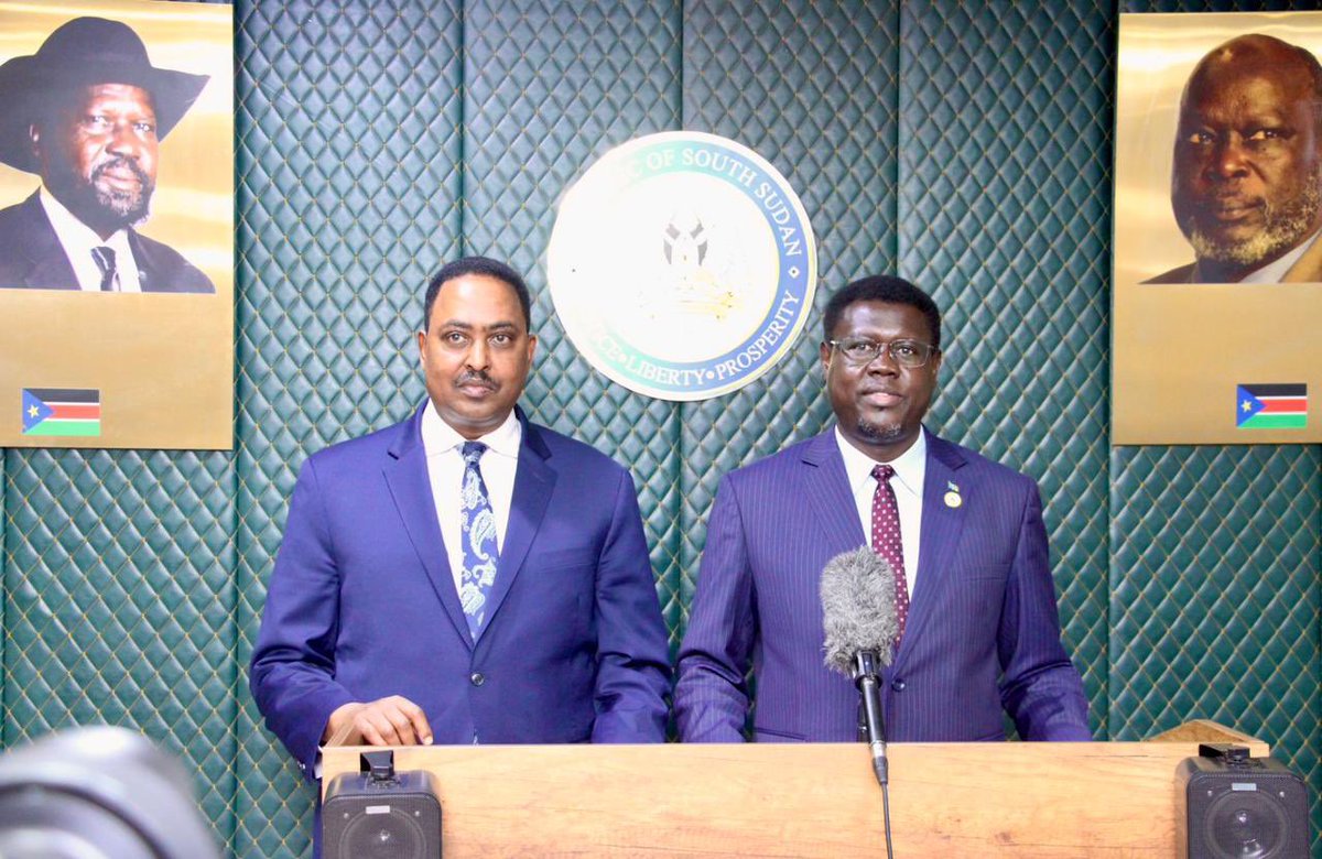 DrWorkneh's tweet image. Held productive consultations with H.E. Dr. Benjamin Bol Mel Kuol, Vice President and Chairperson of the Economic Cluster of the Republic of South Sudan. We discussed key issues related to collaborative peace efforts and the implementation of the Revitalized Agreement on the…