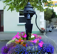 TidyTownsIre's tweet image. #ThrowbackThursday

In 1966 Ballyjamesduff, Co Cavan, won the National TidyTowns Award, and came back to win again in 1967! Ballyjamesduff&apos;s other claim to fame is &quot;Come Back Paddy Reilly&quot;, written by Percy French, inspired by the emigration of Paddy Reilly from the town.