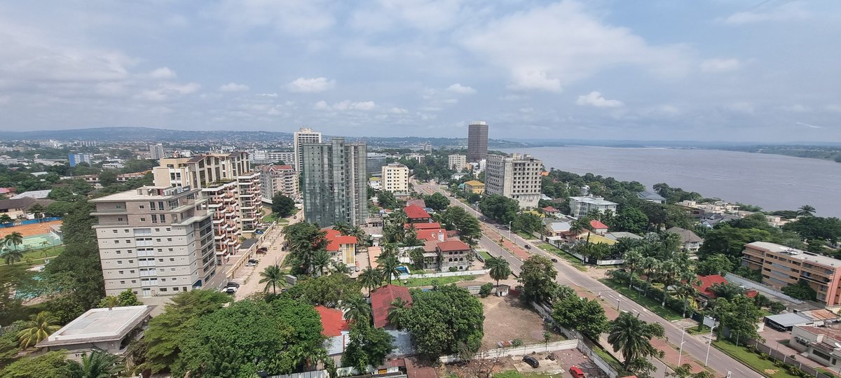 🇨🇩 Le FMI achève la première revue de la facilité élargie de crédit pour la RDC, débloquant des fonds pour augmenter les réserves. Malgré le conflit, les réformes sont en bonne voie. Un récent accord de paix avec le Rwanda offre un espoir de stabilité. imf.org/fr/News/Articl…