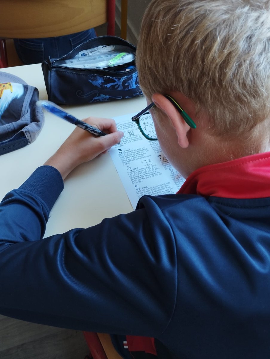 DSDEN44's tweet photo. ✏️🎒C’est la rentrée des élèves de 6e du territoire éducatif rural !

👉Rencontre des parents autour d’un ☕️
👉Découverte des 🆕 professeurs &amp; camarades
👉Repas &amp; défis sportifs

👌De quoi aborder sereinement la #Rentrée2025 de septembre &amp; vivre un été 🏖️ sans stress

#BienÊtre https://t.co/tx5cIykx6S