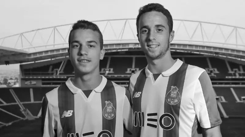 Andre Silva, and his  brother #diogojota at Porto  youth  side between 2011 and 2017,So sad to they are no more,May Souls RIP😭😭
#Liverpool #Diddy #YWNA #bbtvi #DonaldTrump #Spain #Condolences #zamora #Urban #Hiding #ndianguikinyagia #77sirininumbers #MATIANGI #enflasyon #memur