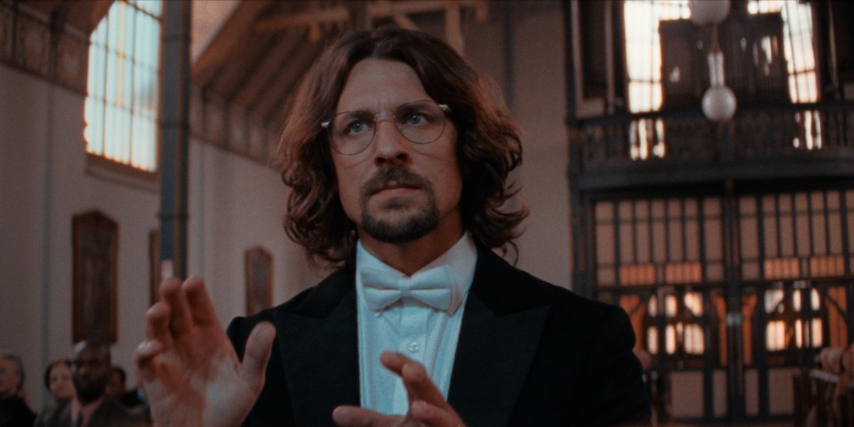 innogy Modrou kostku za mimořádný umělecký výkon letos získá Juraj Loj. Populární slovenský herec ji obdrží za roli uměleckého vedoucího dívčího sboru ve snímku Sbormistr režiséra Ondřeje Provazníka. 
Stane se tak devatenáctým držitelem trofeje v podobě kostky z polodrahokamu