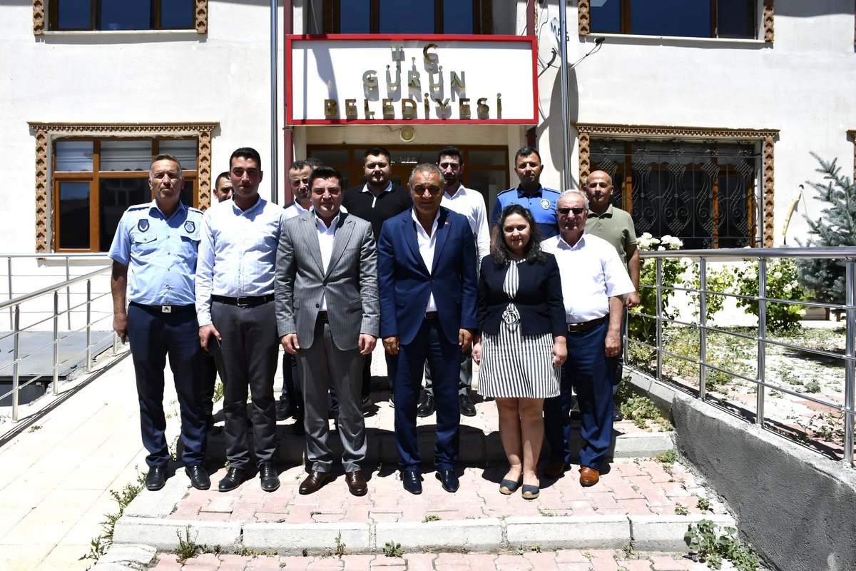 NamiCiftci's tweet photo. KAYMAKAM SARI’DAN BAŞKAN ÇİFTÇİ’YE VEDA ZİYARETİ

Bingöl’ün Adaklı ilçesine tayini çıkan Gürün Kaymakamı Abdullah Sarı, Belediye Başkanımız Nami Çiftçi’ye veda ziyaretinde bulundu. 
https://t.co/RJtIwwI4Us https://t.co/kt6IUsyJxC