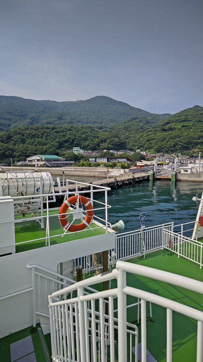 T_M_O_Aprilfool's tweet photo. おつかれさん
フェリーの旅っていいな🚢
これで仕事じゃなかったら最高なんだけどな https://t.co/HB7vuxzCT8