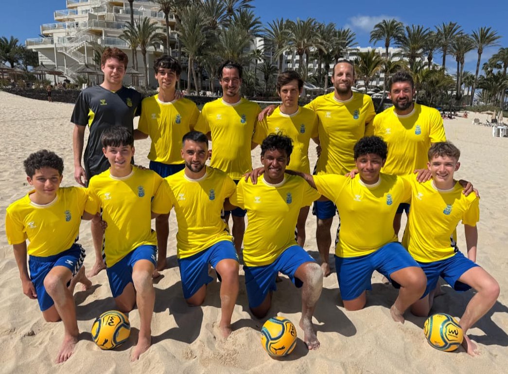 UDLP_Fundacion's tweet image. ¡¡Finaliza la tercera temporada de la Escuela de Fútbol Playa Fundación Canaria UD Las Palmas!!
🔗 bit.ly/3GifdL9
#LaUniónHaceLasPalmas #SeremosMásUnión #PromociónDelDeporteYSusValores