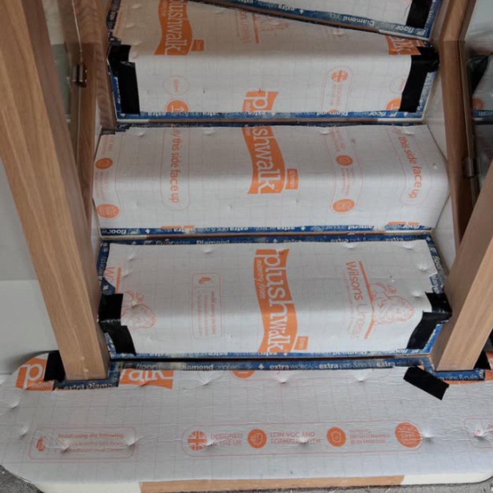 Our luxury Plushwalk 10mm underlay features in this stunning home in Southampton🏠

Our Plush 10 has been installed on the stairs beneath a stylish Classic ridge carpet. It has also been used throughout the living area beneath a soft ultra cookie carpet for ultimate softness!