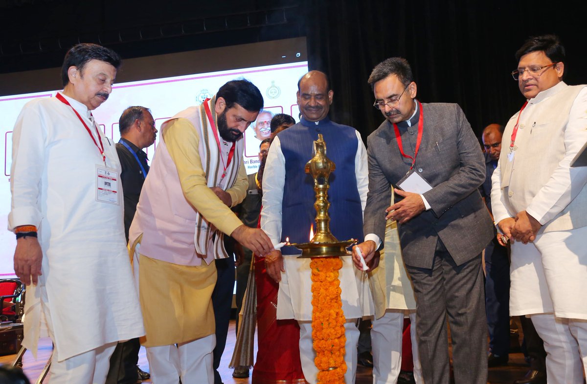 DPR Haryana (@diprharyana) on Twitter photo рд╣рд░рд┐рдпрд╛рдгрд╛ рд╡рд┐рдзрд╛рдирд╕рднрд╛ рдХреЗ рдЕрдзреНрдпрдХреНрд╖ рд╢реНрд░реА рд╣рд░рд╡рд┐рдиреНрджреНрд░ рдХрд▓реНрдпрд╛рдг рдиреЗ рдХрд╣рд╛ рдХрд┐ рдЬрд┐рд╕ рдкрд╛рд╡рди рдзрд░рддреА рд╕реЗ рднрдЧрд╡рд╛рди рд╢реНрд░реАрдХреГрд╖реНрдг рдиреЗ рд╕рдВрдкреВрд░реНрдг рдорд╛рдирд╡рддрд╛ рдХреЛ рдЧреАрддрд╛ рдЬреНрдЮрд╛рди рдФрд░ рдХрд░реНрдо рдХрд╛ рд╕рдВрджреЗрд╢ рджрд┐рдпрд╛, рдЙрд╕реА рдзрд░рддреА рдкрд░ рджреЗрд╢рднрд░ рдХреЗ рд░рд╛рдЬреНрдпреЛрдВ рдПрд╡рдВ рдХреЗрдВрджреНрд░ рд╢рд╛рд╕рд┐рдд рдкреНрд░рджреЗрд╢реЛрдВ рдХреЗ рд╢рд╣рд░реА рд╕реНрдерд╛рдиреАрдп рдирд┐рдХрд╛рдпреЛрдВ рдХреЗ рдЬрдирдкреНрд░рддрд┐рдирд┐рдзрд┐рдпреЛрдВ рдХрд╛ рд░рд╛рд╖реНрдЯреНрд░реАрдп рд╕рдореНрдореЗрд▓рди рдЖрдпреЛрдЬрд┐рдд рд╣реЛрдирд╛, рди рд╣рд░рд┐рдпрд╛рдгрд╛ рд╡рд┐рдзрд╛рдирд╕рднрд╛ рдХреЗ рдЕрдзреНрдпрдХреНрд╖ рд╢реНрд░реА рд╣рд░рд╡рд┐рдиреНрджреНрд░ рдХрд▓реНрдпрд╛рдг рдиреЗ рдХрд╣рд╛ рдХрд┐ рдЬрд┐рд╕ рдкрд╛рд╡рди рдзрд░рддреА рд╕реЗ рднрдЧрд╡рд╛рди рд╢реНрд░реАрдХреГрд╖реНрдг рдиреЗ рд╕рдВрдкреВрд░реНрдг рдорд╛рдирд╡рддрд╛ рдХреЛ рдЧреАрддрд╛ рдЬреНрдЮрд╛рди рдФрд░ рдХрд░реНрдо рдХрд╛ рд╕рдВрджреЗрд╢ рджрд┐рдпрд╛, рдЙрд╕реА рдзрд░рддреА рдкрд░ рджреЗрд╢рднрд░ рдХреЗ рд░рд╛рдЬреНрдпреЛрдВ рдПрд╡рдВ рдХреЗрдВрджреНрд░ рд╢рд╛рд╕рд┐рдд рдкреНрд░рджреЗрд╢реЛрдВ рдХреЗ рд╢рд╣рд░реА рд╕реНрдерд╛рдиреАрдп рдирд┐рдХрд╛рдпреЛрдВ рдХреЗ рдЬрдирдкреНрд░рддрд┐рдирд┐рдзрд┐рдпреЛрдВ рдХрд╛ рд░рд╛рд╖реНрдЯреНрд░реАрдп рд╕рдореНрдореЗрд▓рди рдЖрдпреЛрдЬрд┐рдд рд╣реЛрдирд╛, рди