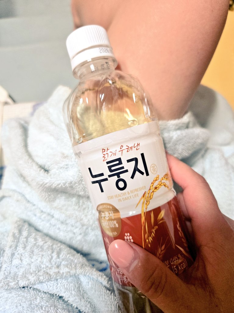 요즘 즐겨마시는 물.
샤워후 마시는 맛이 꿀맛~~~