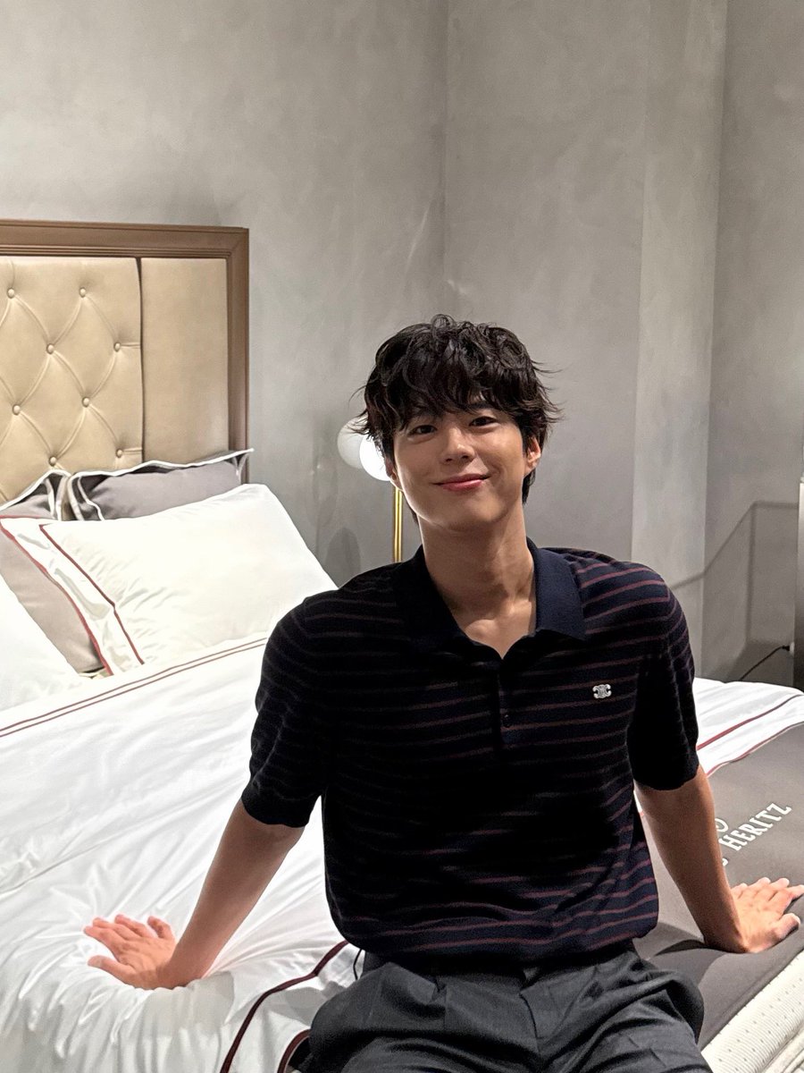 BOGUMMY's tweet photo. Not just the best. The Ace.

#ACEBED #에이스침대 #침대는과학이다 #ACEHERITZ #에이스헤리츠 https://t.co/Idx73sWTvr