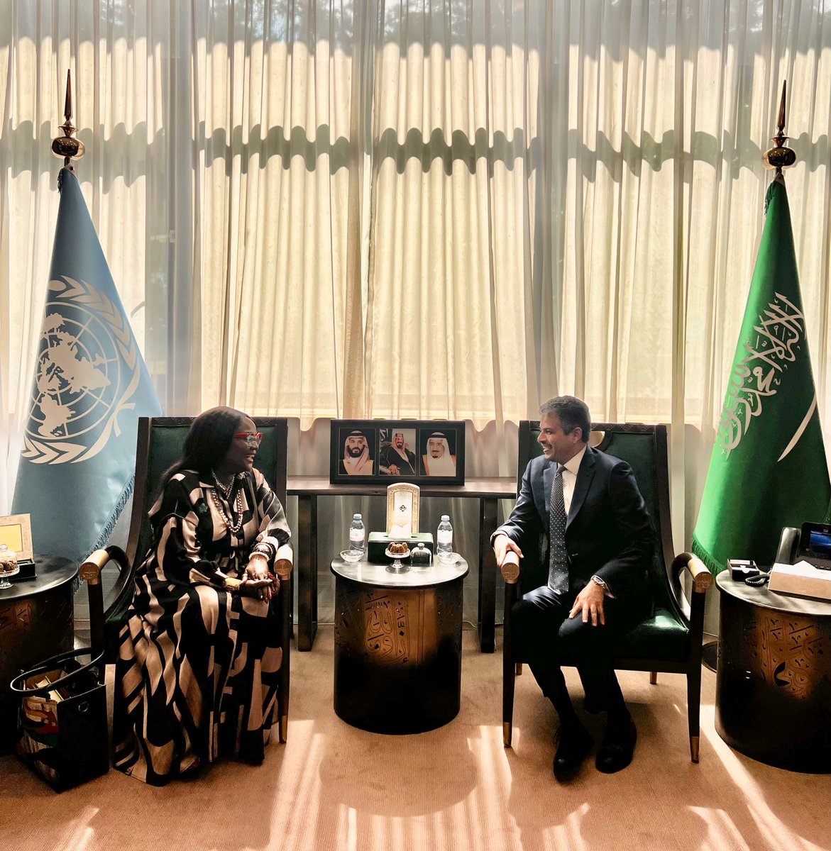 KSAPermanentGVA's tweet image. استقبل المندوب الدائم للمملكة 🇸🇦 لدى @UNGeneva السفير / عبدالمحسن بن خثيلة، الدكتورة / Musonda Mumba @MumbaMusondam الأمين العام لاتفاقية الأراضي الرطبة @RamsarConv
وجرى خلال اللقاء بحث القضايا ذات الاهتمام المشترك.