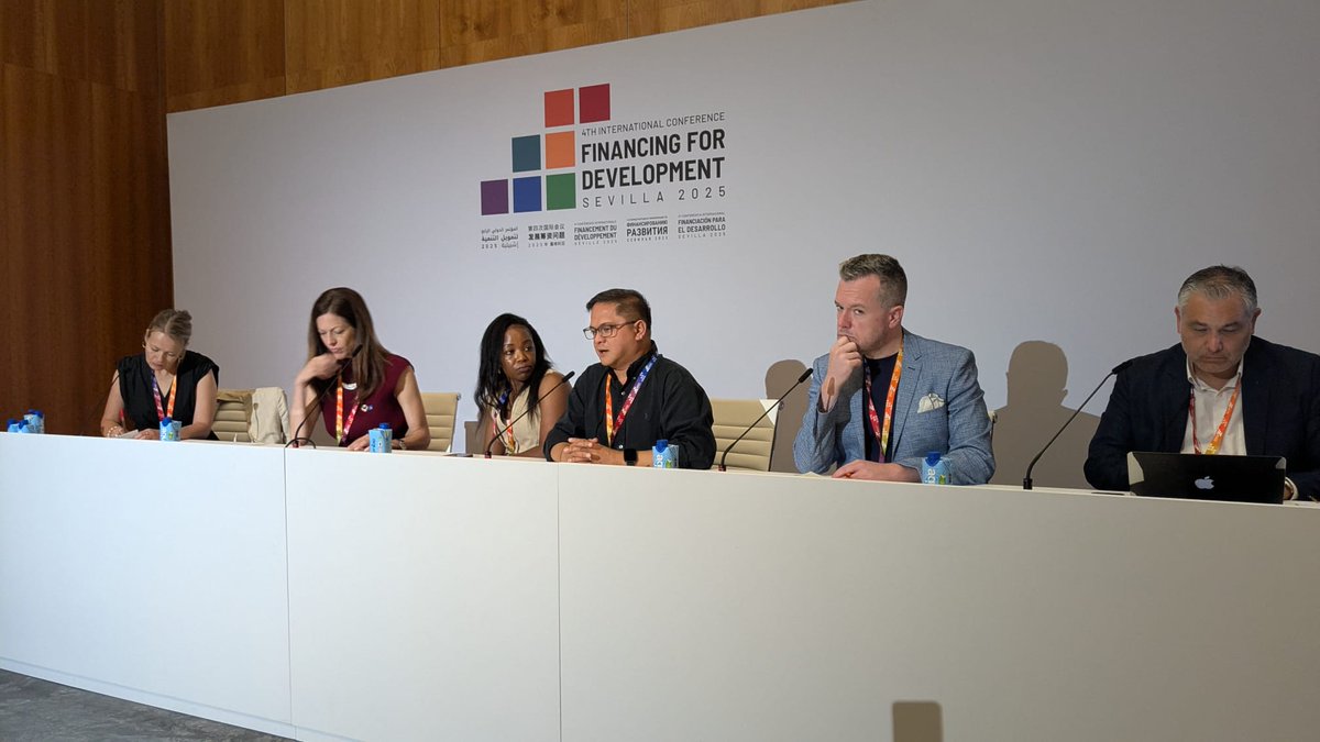 📣 At the #FfD4 side event on aligning private finance with development, the ITUC spoke out:

🗣️ “A UN binding treaty on business and human rights is a must to hold the private sector accountable to development, human and labour rights.” - Julius Cainglet, ITUC Delegate (FFW