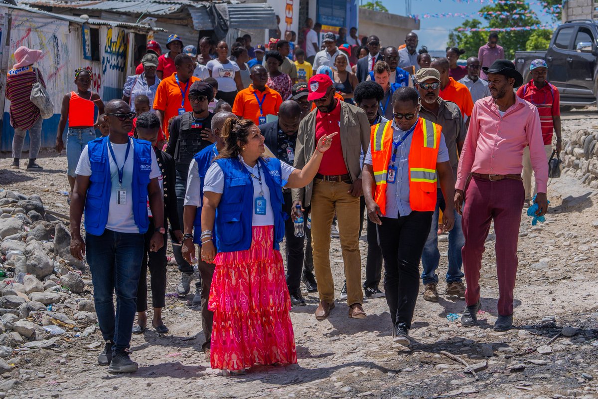 IOM Haiti (@iomhaiti) on Twitter photo As part of efforts to ensure the safety of its citizens <a href="/MairieTabarre/">Mairie de Tabarre</a>, with IOM and <a href="/UNPeacebuilding/">United Nations Peacebuilding</a> support, installed 50 streetlights in Village Villambetta.
Thanks to improved lighting, around 3,500 residents can now move more safely and confidently within their community. As part of efforts to ensure the safety of its citizens <a href="/MairieTabarre/">Mairie de Tabarre</a>, with IOM and <a href="/UNPeacebuilding/">United Nations Peacebuilding</a> support, installed 50 streetlights in Village Villambetta.
Thanks to improved lighting, around 3,500 residents can now move more safely and confidently within their community.