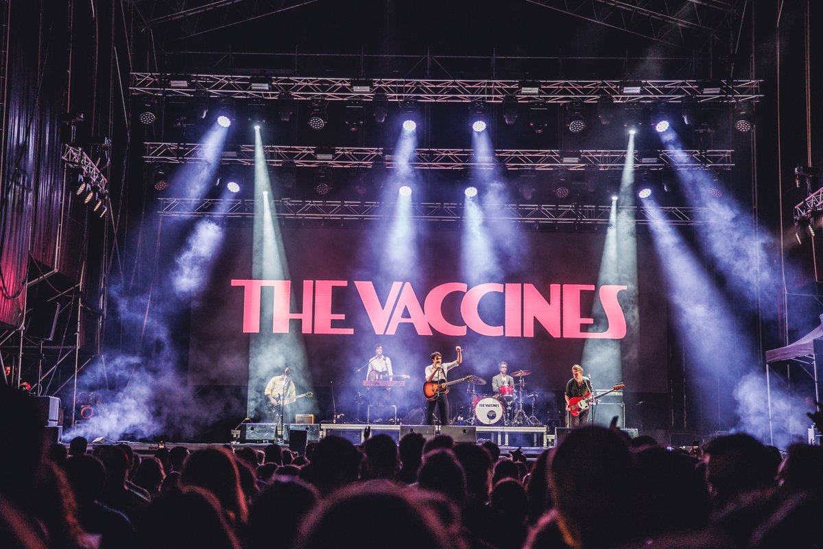 FestivalGigante's tweet image. 2025 y seguimos sin superar el conciertazo de The Vaccines del año pasado.
Yo que tu iría cogiendo mis abonos así luego no te arrepientes de habertelo perdido.
Corre a festivalgigante.com
#FestivalGigante #Gigante