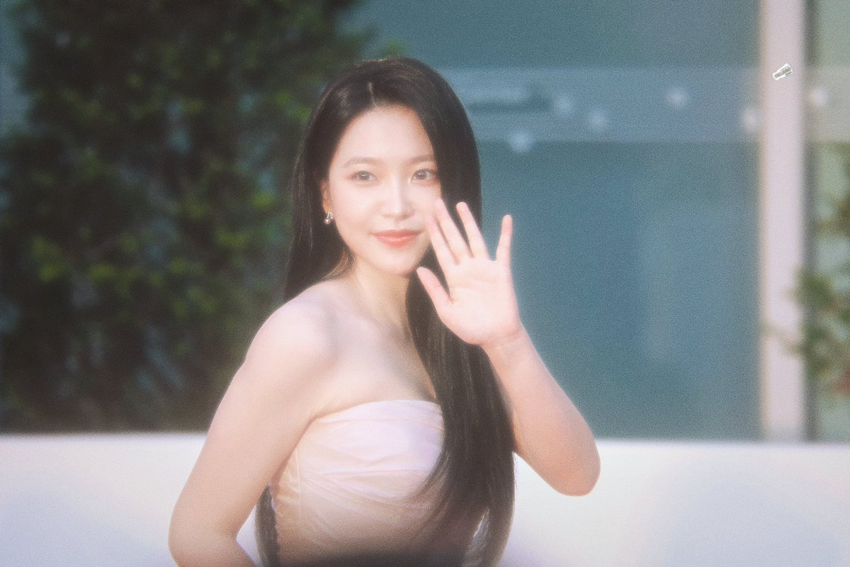 dearwenri's tweet photo. angel https://t.co/gt93qhPGNL