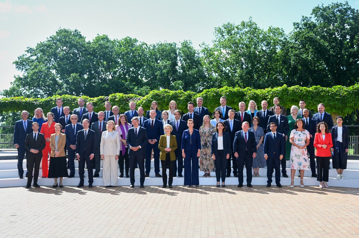 🇪🇺🇩🇰Oggi  in #Danimarca insieme alla Presidente <a href="/vonderleyen/">Ursula von der Leyen</a> e all’intero Collegio dei Commissari. Siamo qui per l’avvio della Presidenza danese, per un primo confronto  su temi e priorità che saranno cruciali nei prossimi sei mesi. Competitività e prossimo quadro finanziario