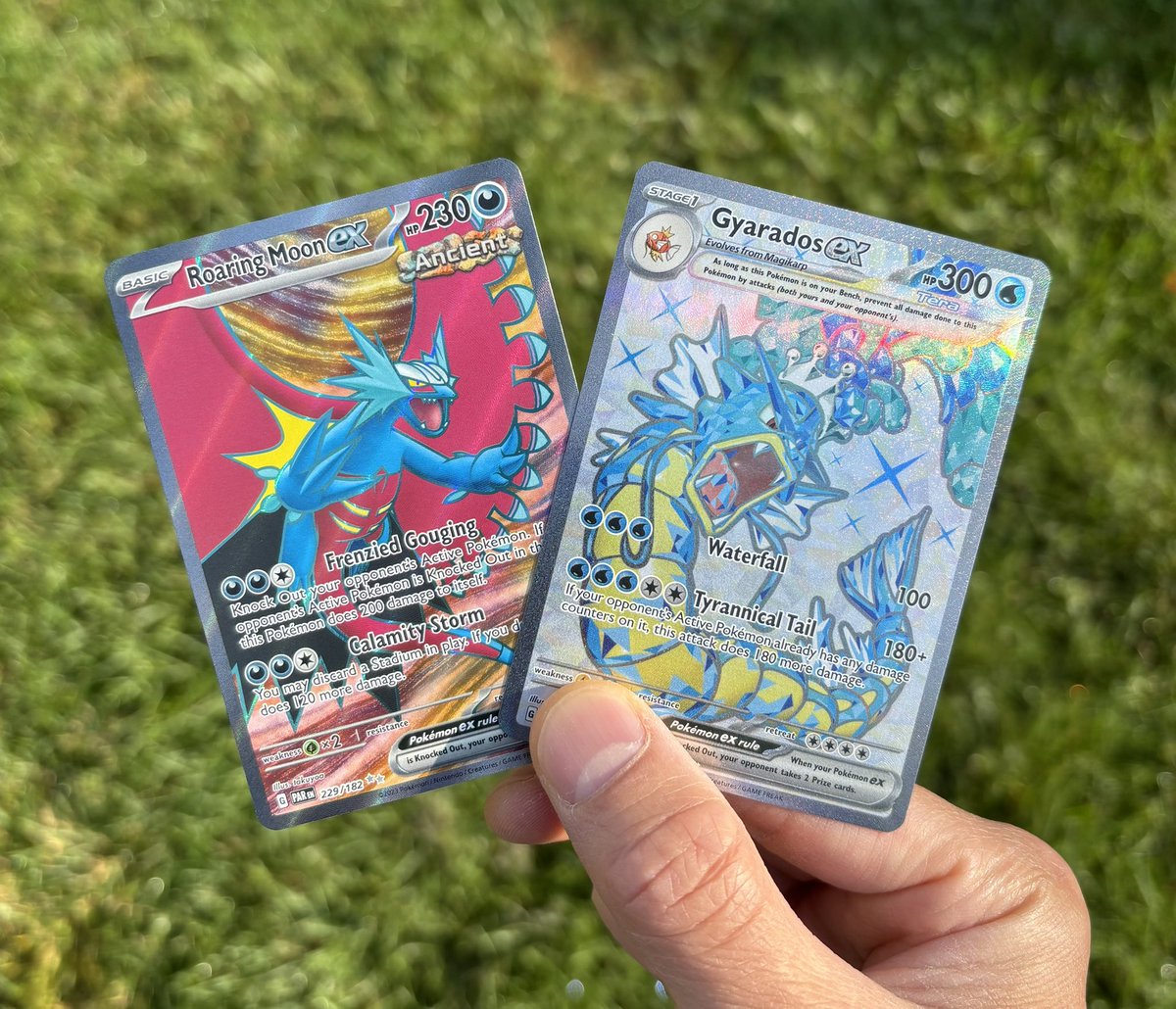Who said giveaways have to be all fancy? Here’s your chance to nab these two lower end ex cards!
All you have to do is:
1. Like ❤️
2. Repost 🔃
3. Follow <a href="/pokeballislife/">ken 🤓</a> 😎
4. Tagging a friend is optional. But feel free!
🇺🇸 and 🇨🇦 only. Giveaway ends 7/7 9PM EST. Good luck!