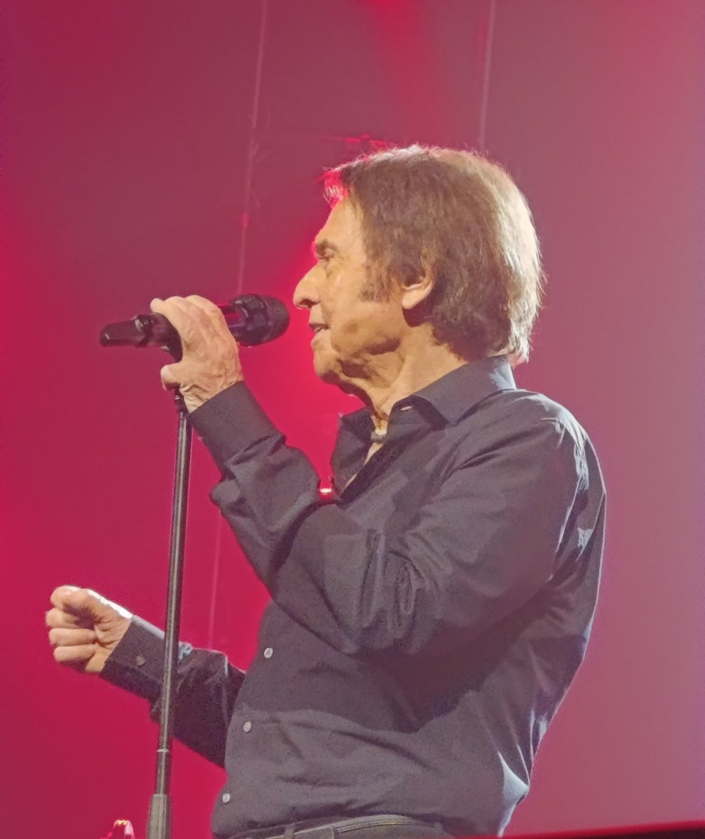 Club Raphael BCN (@bcnraphael) on Twitter photo <a href="/RAPHAELartista/">𝗥𝗔𝗣𝗛𝗔𝗘𝗟</a> <a href="/TeatroZarzuela/">TeatrodelaZarzuela</a> <a href="/gtstalentspain/">GTS Spain</a> <a href="/raphaelnet_com/">RAPHAELNET.COM</a> Gracias a tí querido Raphael, por estos grandiosos conciertos que nos han llenado el corazón de felicidad!!
Verte de nuevo en el escenario, es una inmensa alegría. Gracias por tu arte y entrega sin límite!!
Te queremos infinito!! ❤️ <a href="/RAPHAELartista/">𝗥𝗔𝗣𝗛𝗔𝗘𝗟</a> <a href="/TeatroZarzuela/">TeatrodelaZarzuela</a> <a href="/gtstalentspain/">GTS Spain</a> <a href="/raphaelnet_com/">RAPHAELNET.COM</a> Gracias a tí querido Raphael, por estos grandiosos conciertos que nos han llenado el corazón de felicidad!!
Verte de nuevo en el escenario, es una inmensa alegría. Gracias por tu arte y entrega sin límite!!
Te queremos infinito!! ❤️