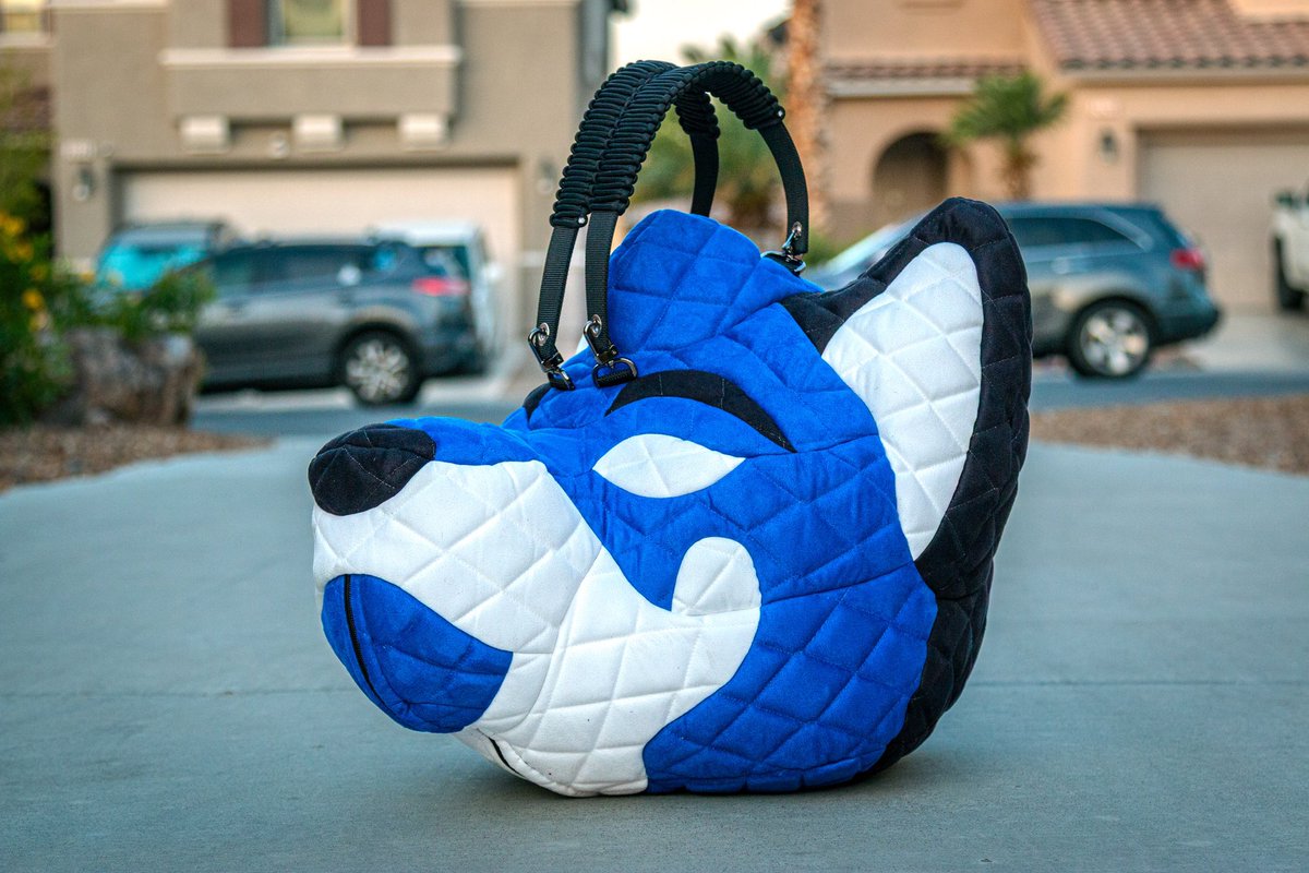 ItsAllBark's tweet image. Commission spots for July are OPEN!✅
Message me on telegram if you’re interested or have any questions👀
Just completed some custom bags for:
@Zabi3D 🤎
@TaronFoxSnep 💙
@ShinzuFoxx 🩷
@FarmDoggo 🤍
