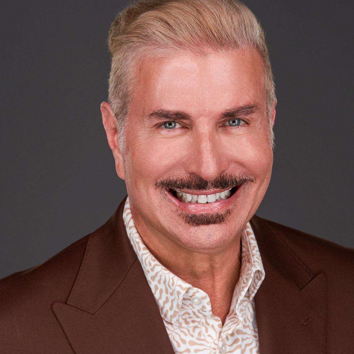 CHRISHEADSHOTS's tweet image. Robert Esposito stepped in front of the camera and absolutely OWNED it!

 💼🔥 A headshot that speaks confidence, professionalism, and success all in one frame. 

👉 Book now at chrisheadshots.com

#HeadshotGoals #ConfidenceInFrame #ProfessionalBranding #ImageUpgrade