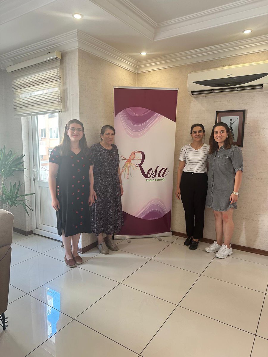 Amed Hafıza Kolektifi bizlerle tanışma ve Sivil Toplumla dayanışmayı güçlendirme amacıyla kurumumuza yaptıkları ziyaretten dolayı kendilerine teşekkür ederiz. 
 #Birliktedahagüçlüolacağız