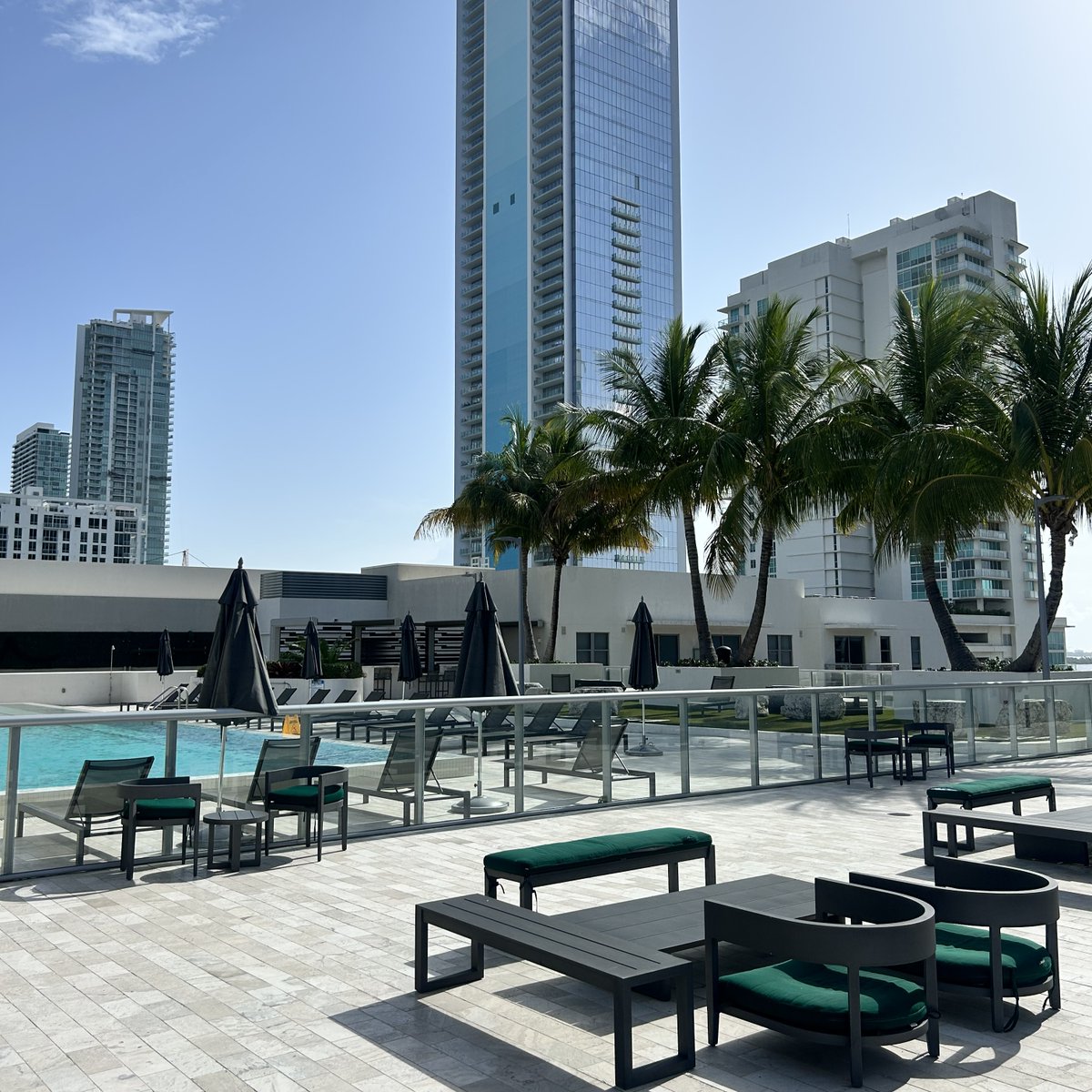 ModeraEdgewater's tweet image. ☀️ Poolside views and city vibes 🌴
Your perfect escape, right at home.

#ModeraEdgewater #RooftopRelaxation #CityLiving #PoolsideParadise #ViewsForDays #MillCreekResidential