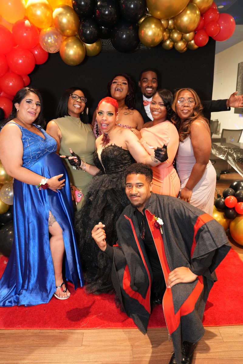 Did someone say PROM SEASON?! Our Jamaica Drop- In Center put on a prom that no-one will forget! Every young person deserves a moment to shine and to know that their community is cheering them on. Click the link in bio to find out more ways to support #ourcommunity