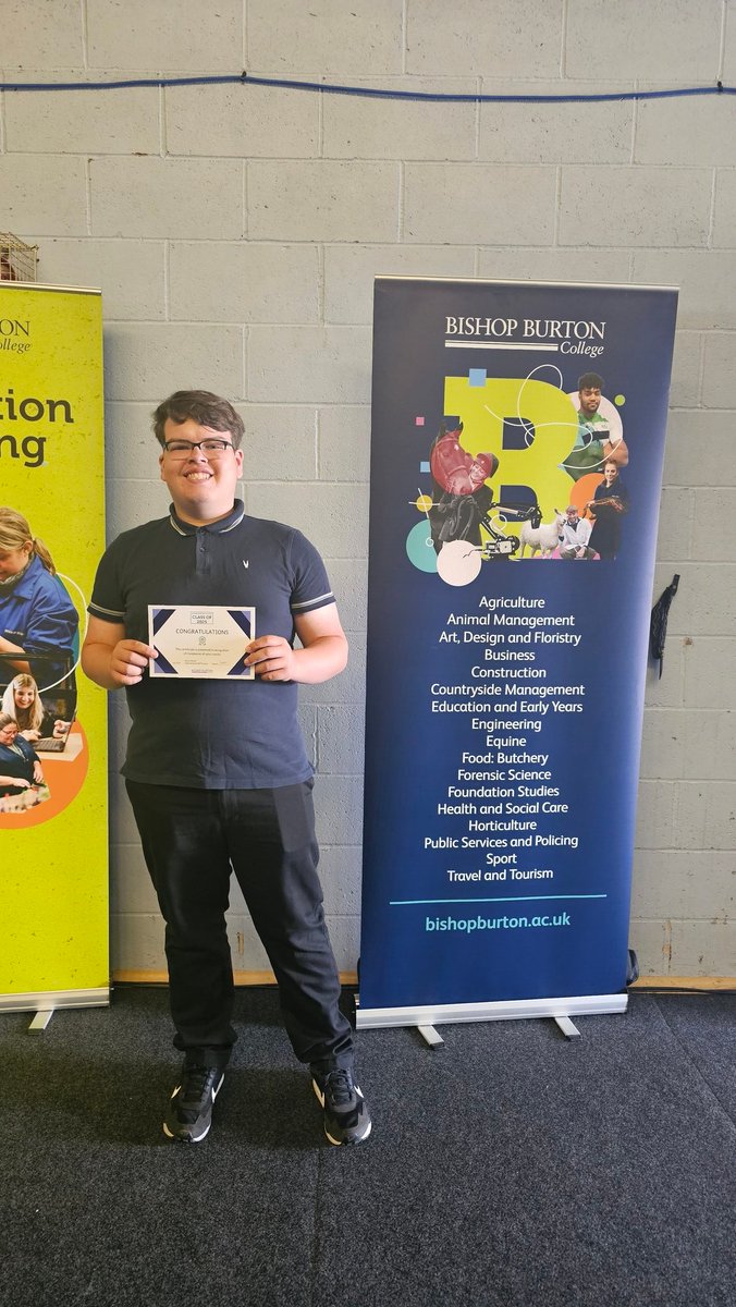 Words cannot even describe how proud we are today ..... its has taken 3 years but kane has finally attended his college award ceremony 👏 💙

All that hard work paying off 
Class of 2025 ending with lots of smile 

#autismproud💚💙🩵❤️💛