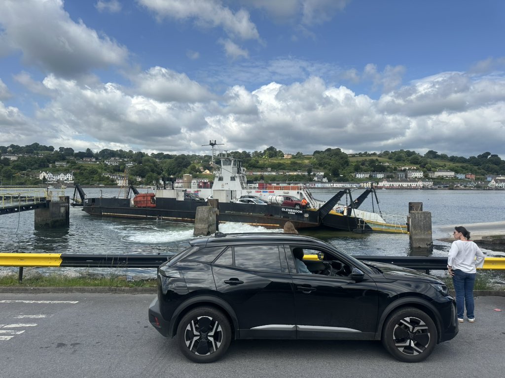Punt or Ferry ? ⛴️ 🇮🇪 🍀 
<a href="/PenolaStation/">Liz Rymill</a>