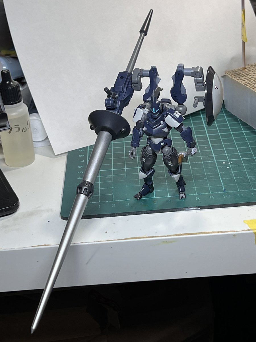 ダンナ出張から帰宅🏠
その間の4日間、自分はコトブキヤのヘキサギアを組んでました。
初ヘキサ🙌
ガバナー、イグナイト・スパルタン組み立て塗装スミ入れ4日間チャレンジ終了。
槍が長い！
かっこいい！
自立してるのすごっ∑(ﾟДﾟ)