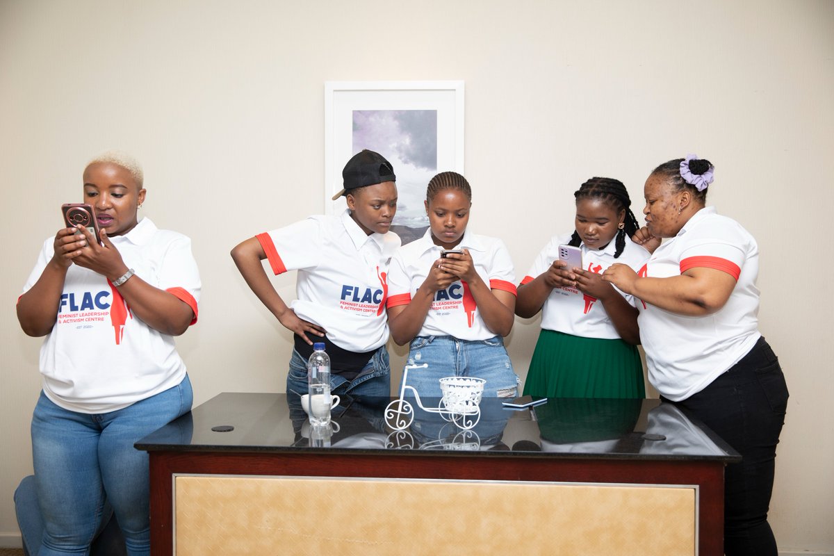 What makes a good leader? Comment with ONE trait every #feministleader should have. Get up to date with our content. Subscribe to our newsletter: eepurl.com/gi5nlj