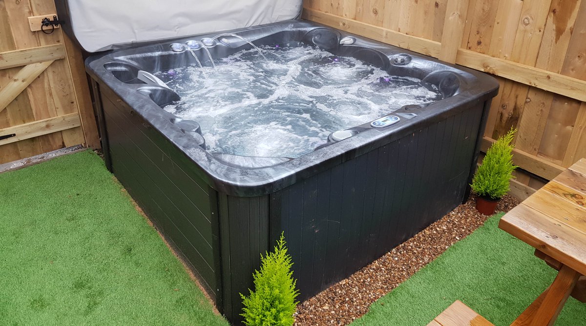 This weekend - 3 nights at The Old Forge for just £399 due to late cancellation
Private hot tub!!
Private ensuites for each bedroom!
20 minutes from the beach!
Call Julia on 07775 633004
mailchi.mp/7ab822d705d2/s…