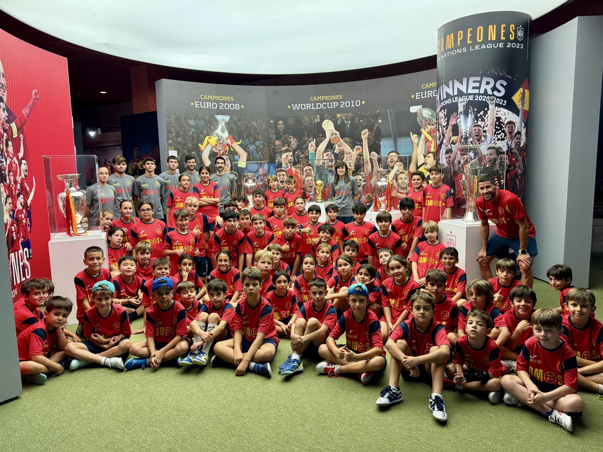 CdeRandori's tweet photo. 📸 Campus SOMOS+ en Las Rozas.

📍Ciudad del fútbol @rfef 🇪🇸

@randorisport 🤝 @rfef 
@DeportesECM | @JomaSport @17RaulCampos | @CdeRandori https://t.co/FbPFdnfmv2