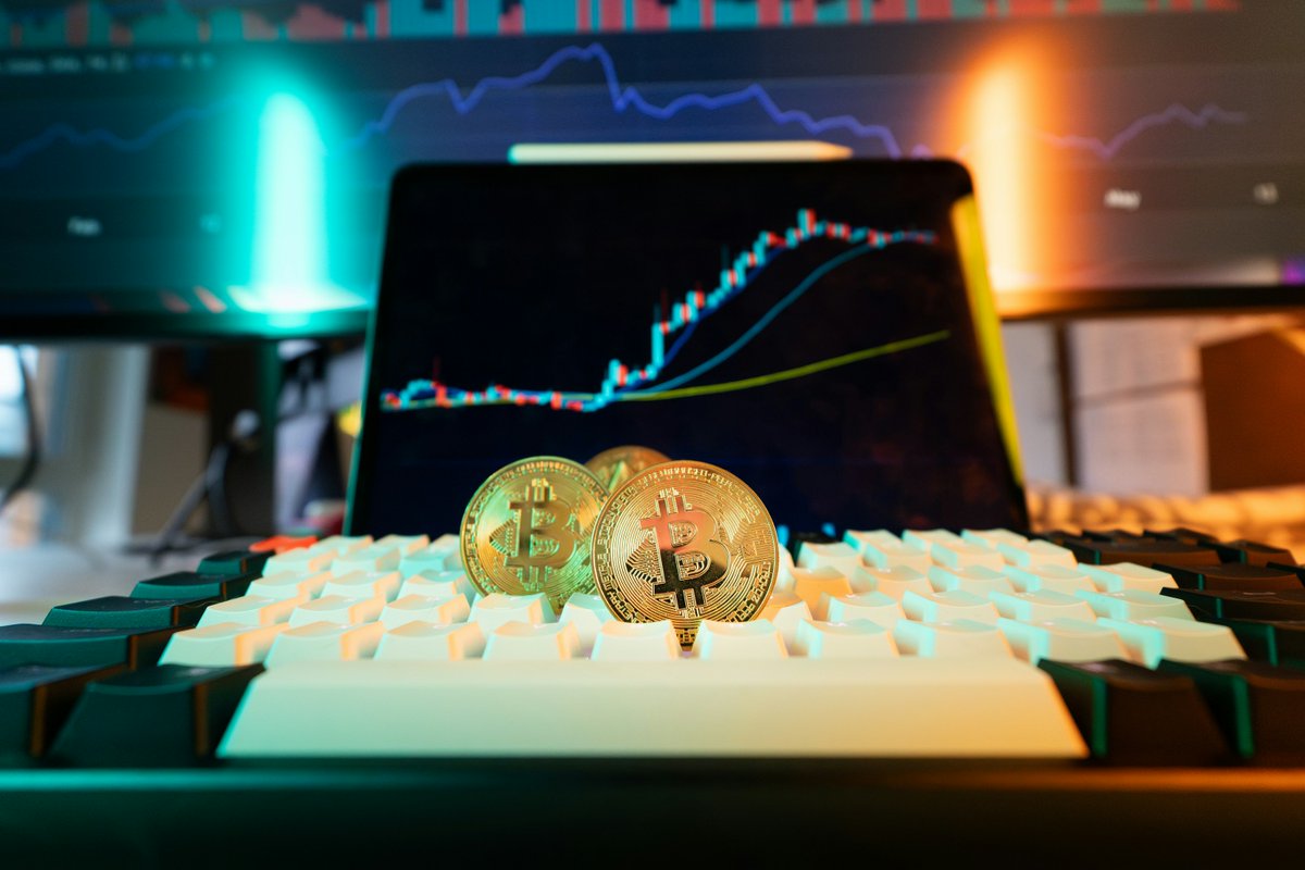 samah64878520's tweet photo. 📈 Ready to dive deeper into the world of crypto investments? 💰🚀 What's your go-to research tool for picking potential winners in the market? Share your top tips below! #CryptoInvestor #StockMarket #Research #StartupSuccess https://t.co/WQnk1BJgXQ