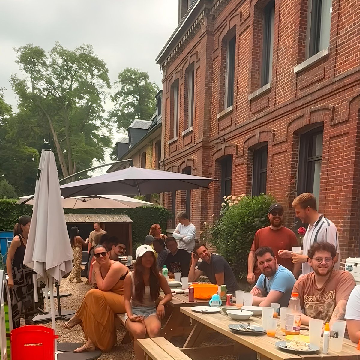 _BearStudio's tweet image. Dimanche dernier, on a débuté la saison avec notre premier BBQ clients de l’été ! Un moment détendu autour d’un bon repas avec clients, collègues et partenaires.
Merci à toutes celles et ceux qui étaient là. On remet ça très vite ! 🐻🔥
#TeamBuilding #Development #BBQ