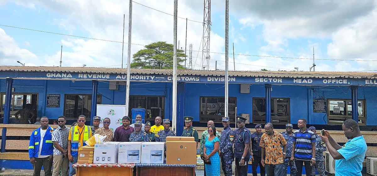 TradeMark Africa (@trademarkafrica) on Twitter photo With support from <a href="/FCDOGovUK/">Foreign, Commonwealth & Development Office</a> we donated IT equipment at Elubo Market to boost trade between Ghana & Côte d’Ivoire. Specifically, the initiative targets faster customs processes, real-time data sharing across the border between the two countries, and as a potential modern, With support from <a href="/FCDOGovUK/">Foreign, Commonwealth & Development Office</a> we donated IT equipment at Elubo Market to boost trade between Ghana & Côte d’Ivoire. Specifically, the initiative targets faster customs processes, real-time data sharing across the border between the two countries, and as a potential modern,