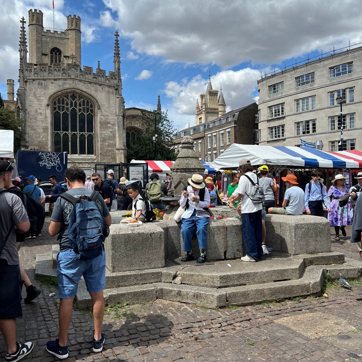 🍋 Take a sunny stroll through the heart of Cambridge 🌞
Grab a fresh lemonade, browse handmade goods or sit back and people-watch — it’s your moment to unwind <a href="/cammarkets/">Cambridge Markets</a>
#CambridgeSunshine #MarketVibes