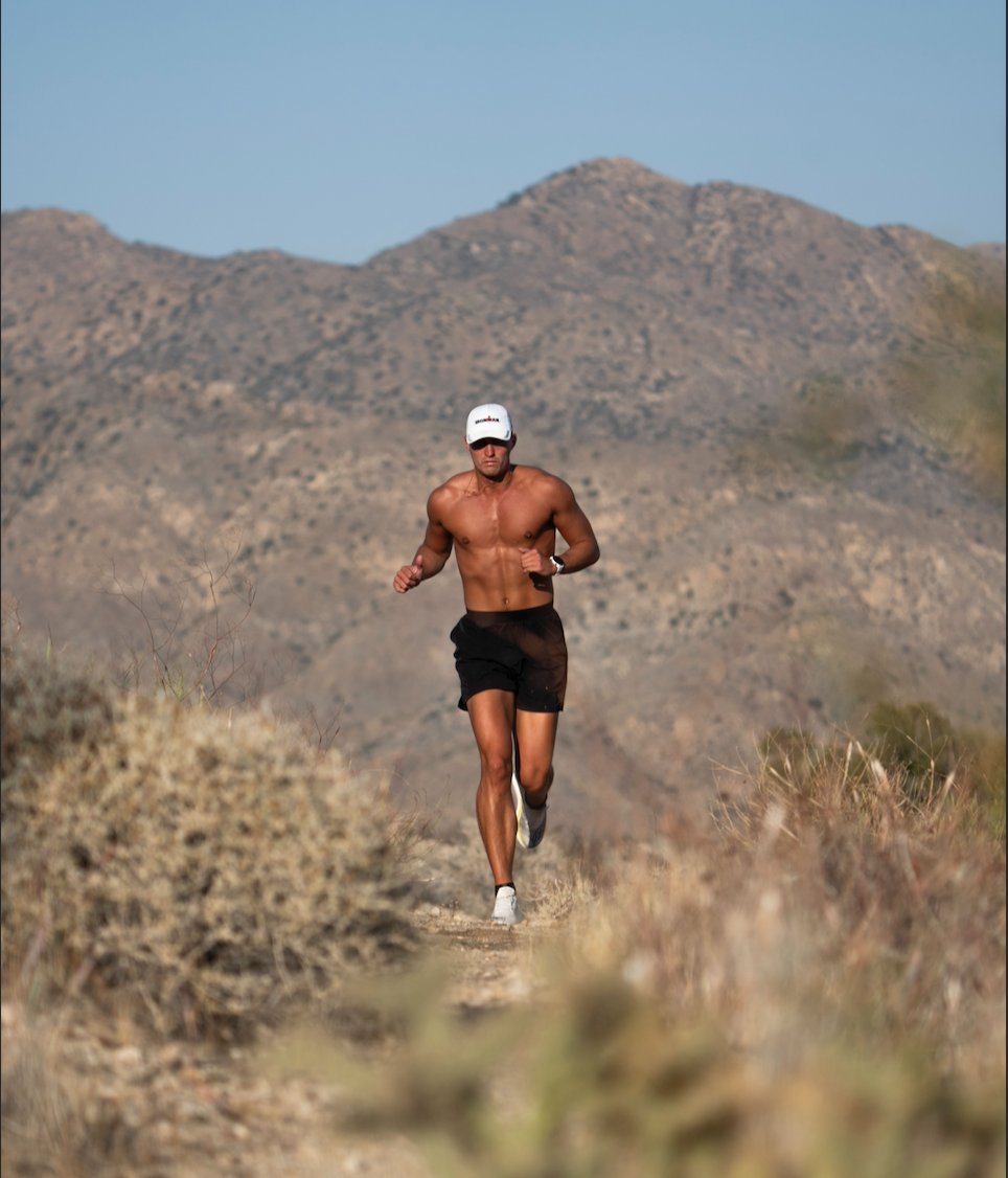 mike_behr_'s tweet image. I was at rock bottom.
• Working 80-hour weeks at my “9-5”
• Drinking 5x/week
• Overweight
I needed to change now or I never would…
Here's how I rebuilt my body, mind, & life to become an Ironman athlete:
