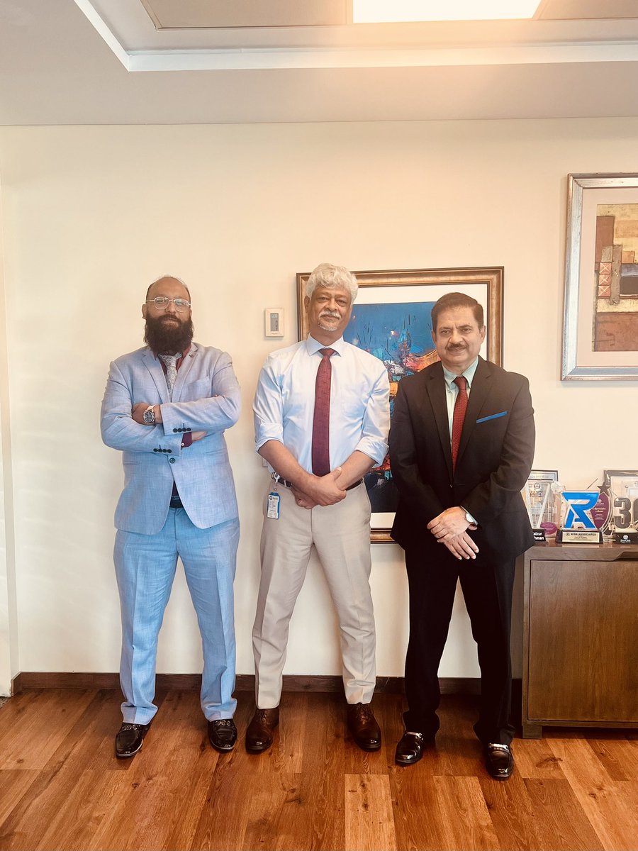 jahmed95's tweet photo. Visited Meezan Bank Head Office today and had cordial meetings with Head of IT Department, Mr Faiz Ur Rehman &amp; Syed Ata Hussain who is currently Head of Centre of Excellence in IT Department. 
My VP Business Growth South Region, Syed Shariq accompanied me
#ArcanaInfo #DigitalNext https://t.co/Tzs34Btu0p