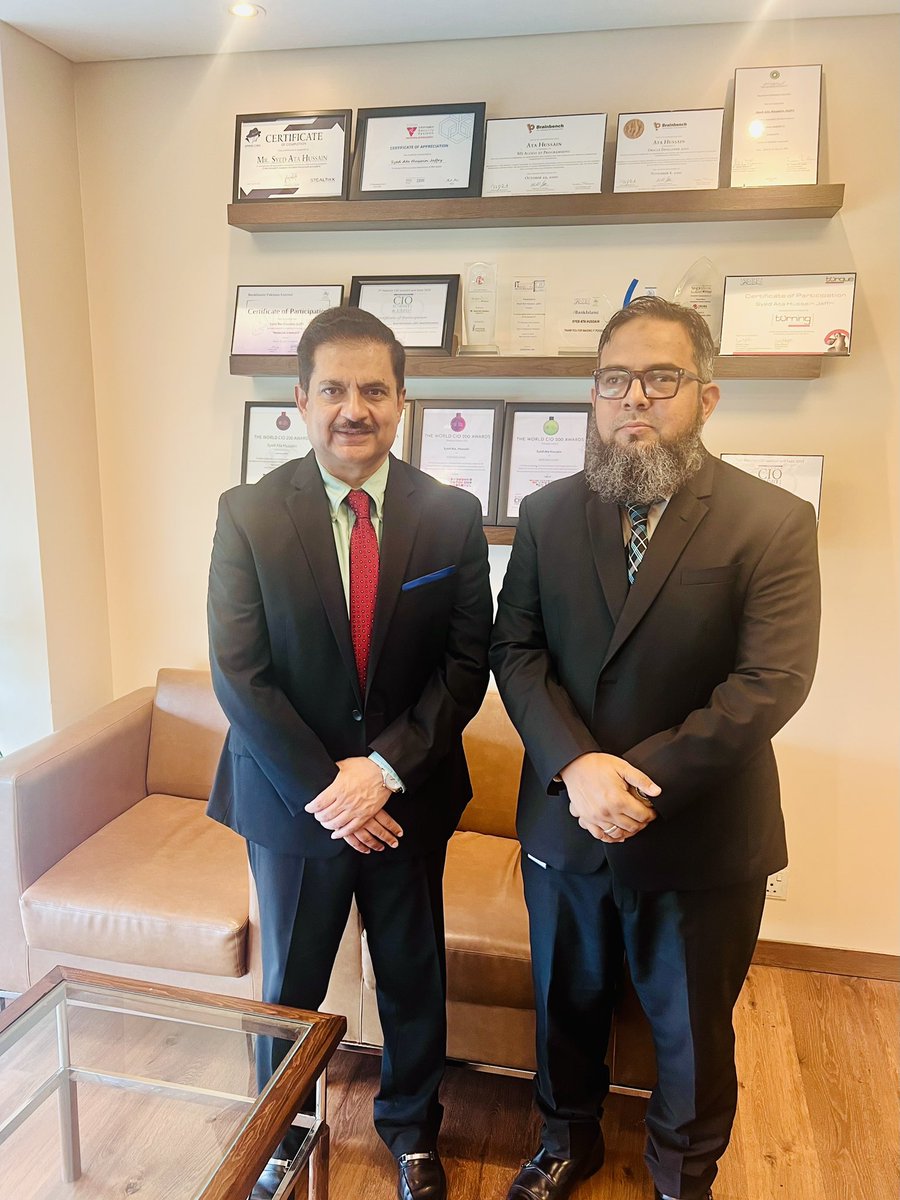 jahmed95's tweet photo. Visited Meezan Bank Head Office today and had cordial meetings with Head of IT Department, Mr Faiz Ur Rehman &amp; Syed Ata Hussain who is currently Head of Centre of Excellence in IT Department. 
My VP Business Growth South Region, Syed Shariq accompanied me
#ArcanaInfo #DigitalNext https://t.co/Tzs34Btu0p