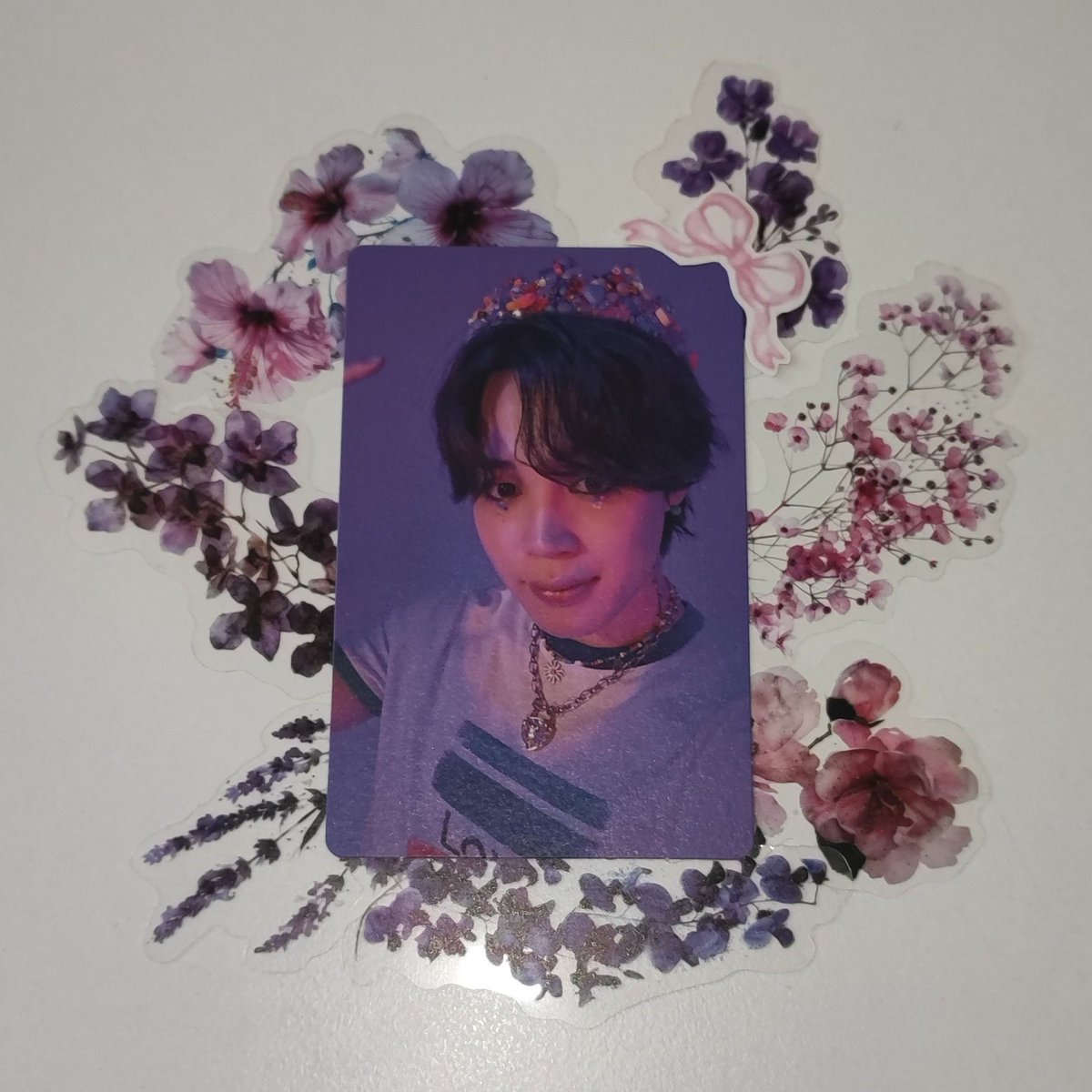 "날리는 눈이 나라면
조금 더 빨리 네게 닿을 수 있을 텐데"
-
"𝘐𝘧 𝘐 𝘸𝘦𝘳𝘦 𝘵𝘩𝘦 𝘴𝘯𝘰𝘸 𝘧𝘭𝘺𝘪𝘯𝘨 𝘵𝘩𝘳𝘰𝘶𝘨𝘩 𝘵𝘩𝘦 𝘴𝘬𝘺
𝘐 𝘤𝘰𝘶𝘭𝘥 𝘳𝘦𝘢𝘤𝘩 𝘺𝘰𝘶 𝘢 𝘭𝘪𝘵𝘵𝘭𝘦 𝘧𝘢𝘴𝘵𝘦𝘳"