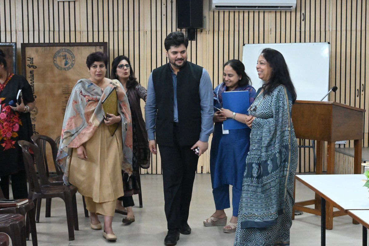 Samarth Pathak (@pathaksamarth) on Twitter photo We often talk about early prevention and empowering young learners. But, what does it actually look like in a school?
60+ educators from Delhi explored this through a reflective <a href="/UNODC_ROSA/">UNODC South Asia</a> #RiseUp4Peace dialogue, held in partnership with the Bluebells International School. We often talk about early prevention and empowering young learners. But, what does it actually look like in a school?
60+ educators from Delhi explored this through a reflective <a href="/UNODC_ROSA/">UNODC South Asia</a> #RiseUp4Peace dialogue, held in partnership with the Bluebells International School.