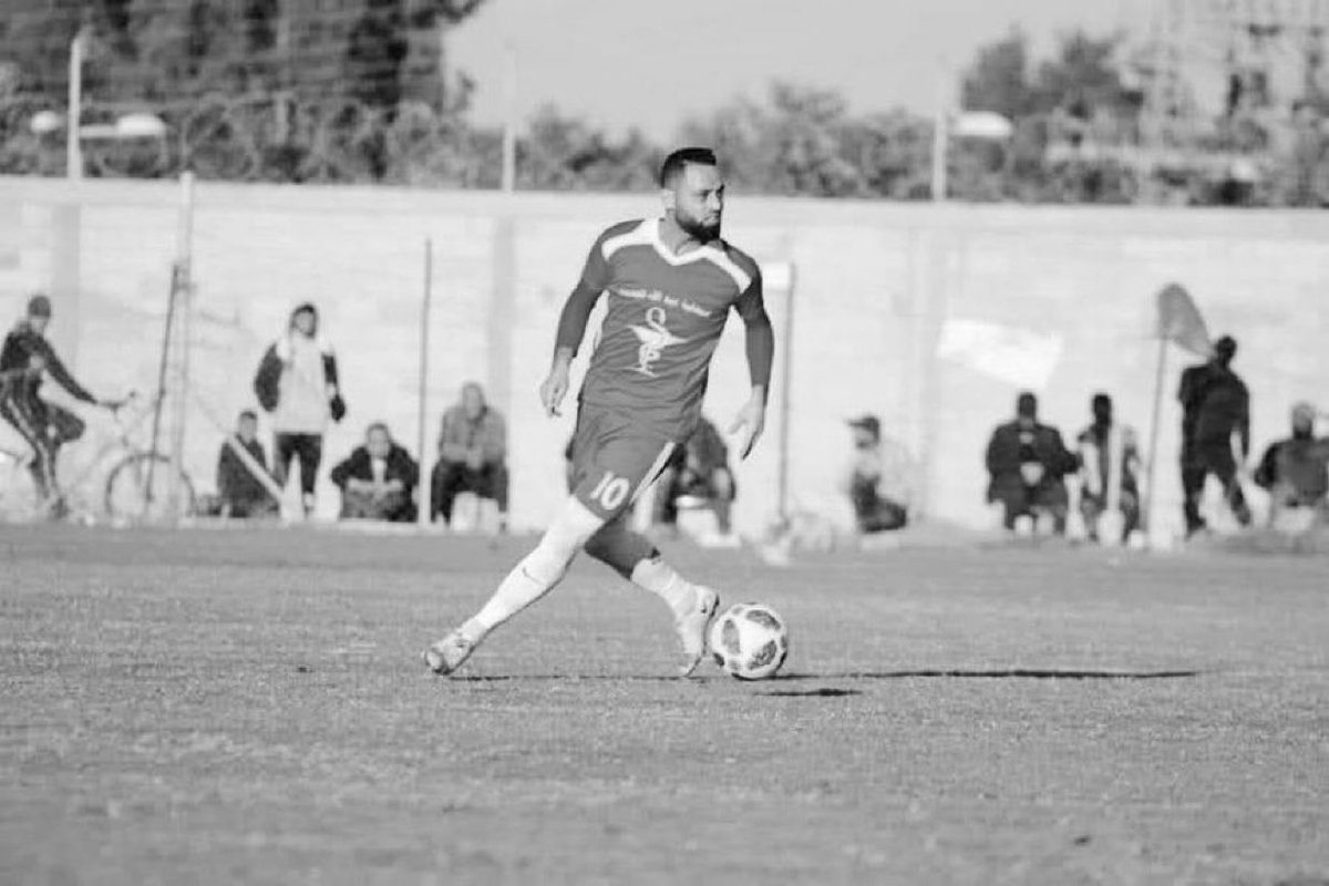 Fx1Jonny's tweet photo. BREAKING NEWS: 

Palestinian player Muhannad Al-Laili has died from his wounds after an Israeli airstrike in Gaza. RIP fella 💔🇵🇸 🕊️ https://t.co/VIHrwoS07O