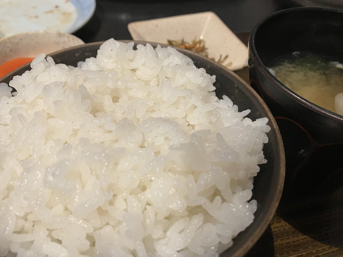 ハァ！？！？！？秋田！！！！！！米うますぎんだろ！！！！！！！！！！！！