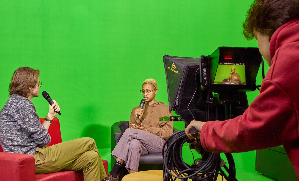 Looking forward to meeting future #students <a href="/UniWestLondon/">University of West London</a> at our #OpenDay on Sat (July 5th). Come and try out our fantastic #TV and #radio studios, and talk to us about #media #journalism #Esports #VFX and all our creative courses <a href="/UWL_LSFMD/">UWL LSFMD</a> 

Details👇
uwl.ac.uk/whats-on/ug-op…