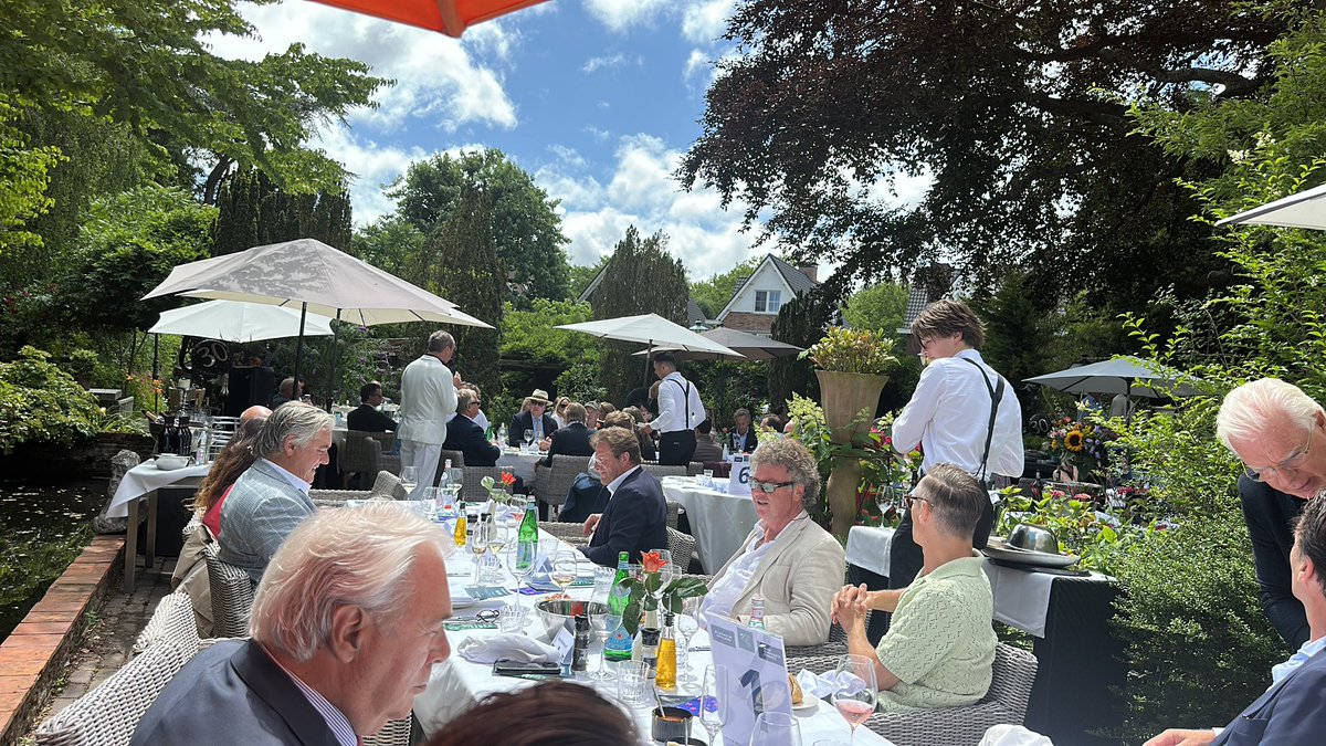 SParadijs's tweet image. Vandaag wordt de Tax Freedom Day in Oegstgeest gevierd. De dag dat je eindelijk voor je eigen portemonnee gaat werken en niet voor de fiscus. Logisch dat het plan van Pieter Duisenberg van de Rekenkamer om de belastingdruk met 30 mld euro te verhogen, werd gehekeld. #politiek
