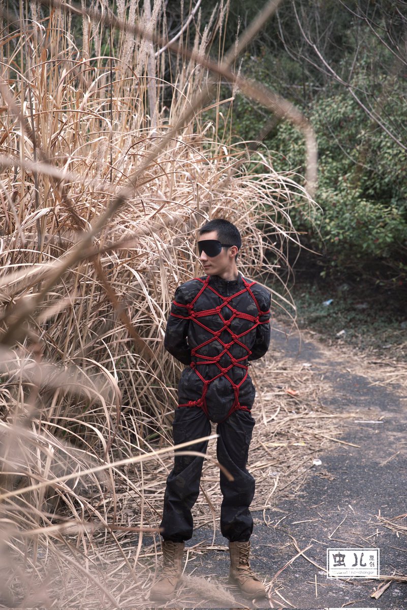 【夏色-小满-芰（ji）荷】

苦菜秀之转色，C75 M45 Y85 K0。

语出《楚辞·离骚》“制芰荷以为衣兮，集芙蓉以为裳”，菱叶与荷叶的颜色，这是屈原大夫反复吟诵的清新和美好。

出警：<a href="/hhhhhaaaabbbbb/">№</a>