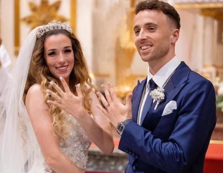 Casado hace pocos días, con hijos de 4 años, 2 años y 7 meses. En el mejor momento de su carrera. Realmente muy triste.