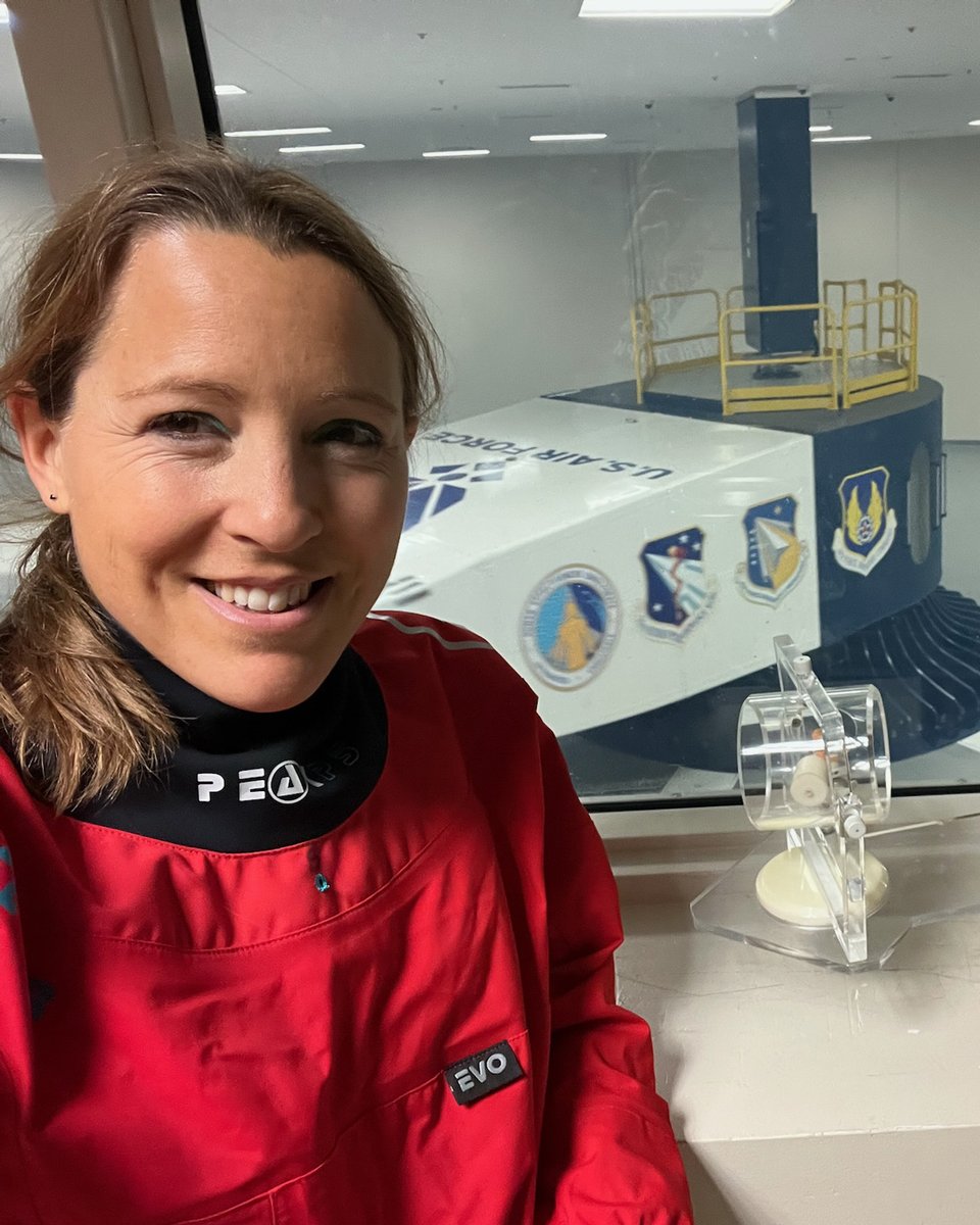 Soph_astro's tweet image. _-_ Journal de bord d’une astronaute ESA _-_
{Houston 🇺🇸} Semaines 53 & 54
👩🚀 Deux semaines bien remplies, entre formations « habituelles » et expériences insolites !
💉🩺 Entraînement médical… Pour la première fois, j’ai fait une prise de sang… sur moi-même ! = une nouvelle…
