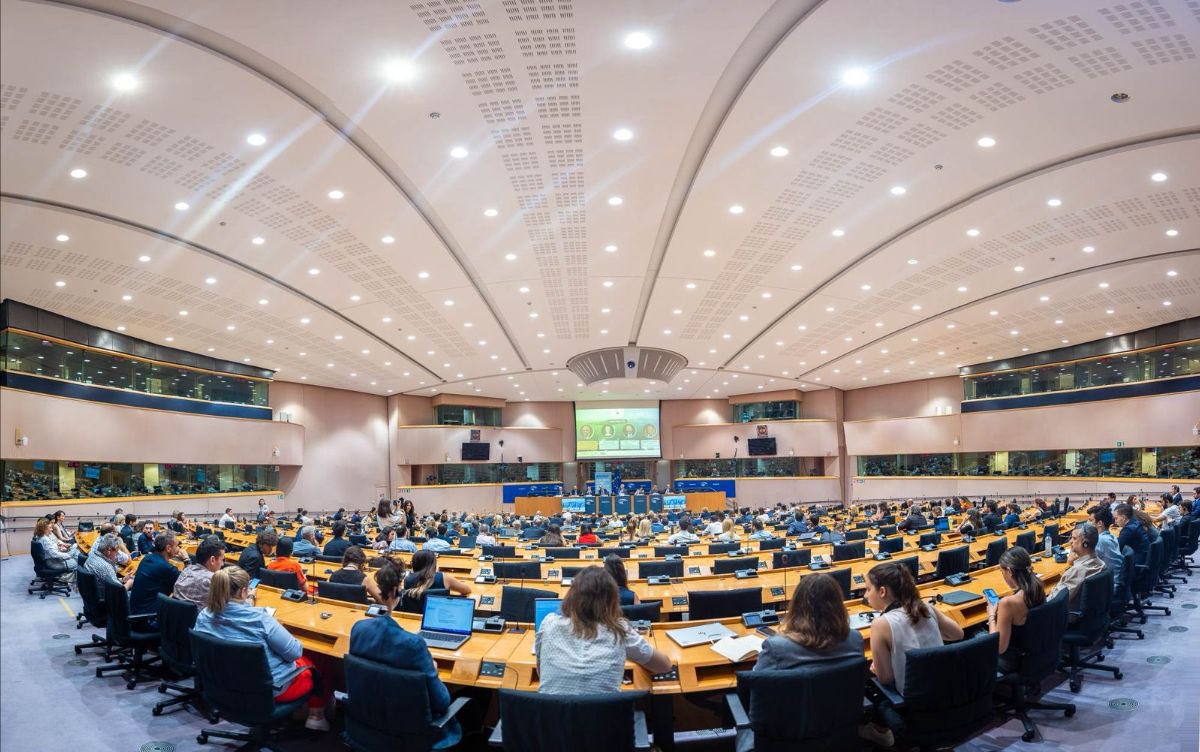 🇪🇺 🇬🇷 Η ΚΕΔΕ στο Ευρωπαϊκό Κοινοβούλιο: Παρέμβαση για τη Νησιωτικότητα από τον Γενικό Γραμματέα Δημήτρη Καφαντάρη

Διαβάστε περισσότερα εδώ:↩️
tinyurl.com/yc2ufj3h