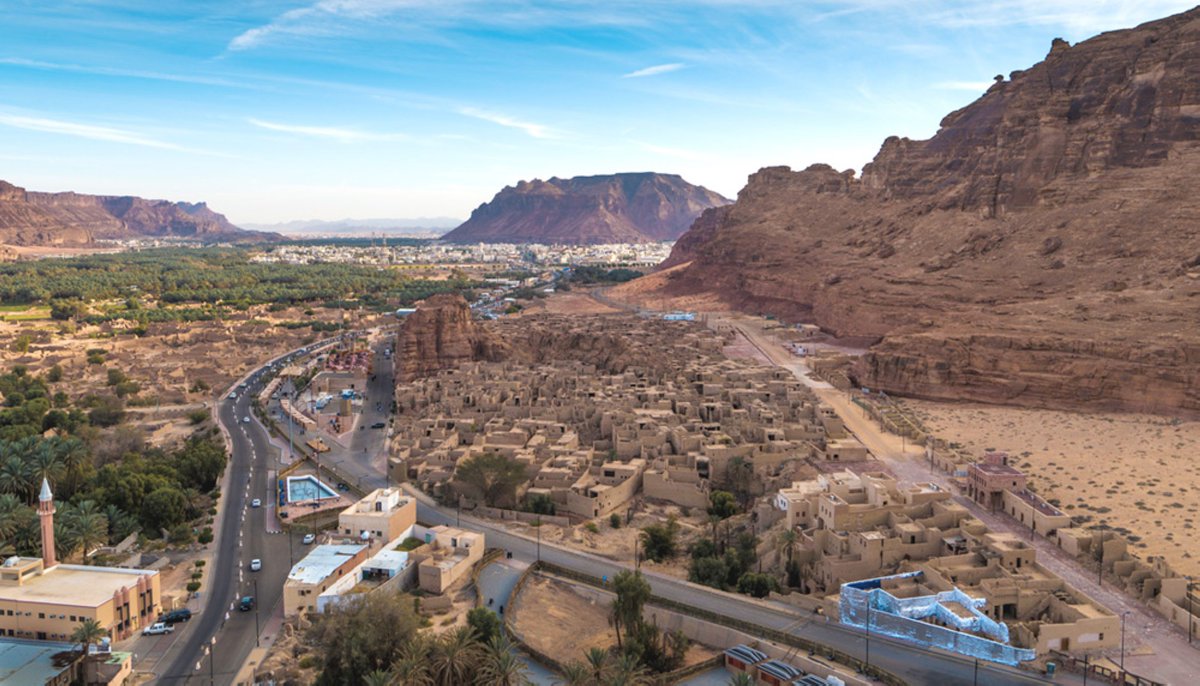 تُطوّر السعودية مناطقها التاريخية ضمن استراتيجية شاملة لحماية الآثار وترميم المواقع وإدارة مقتنياتها لإظهار العمق الحضاري والتاريخي للمملكة، عبر برامج ومشاريع مثل: برنامج خادم الحرمين الشريفين للعناية بالتراث الحضاري للمملكة، وتطوير الدرعية والعلا وجدة التاريخية، ومشروع الأمير